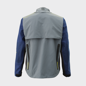 Media-PIM-1003043241-PHO-HS-PERS-RS-118495-3HS23000980X-GOTLAND-JACKET-BACK-SALL-AWSG-V1