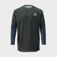 Media-PIM-1003043231-PHO-HS-PERS-VS-118514-3HS23001020X-GOTLAND-SHIRT-BLACK-FRONT-SALL-AWSG-V1