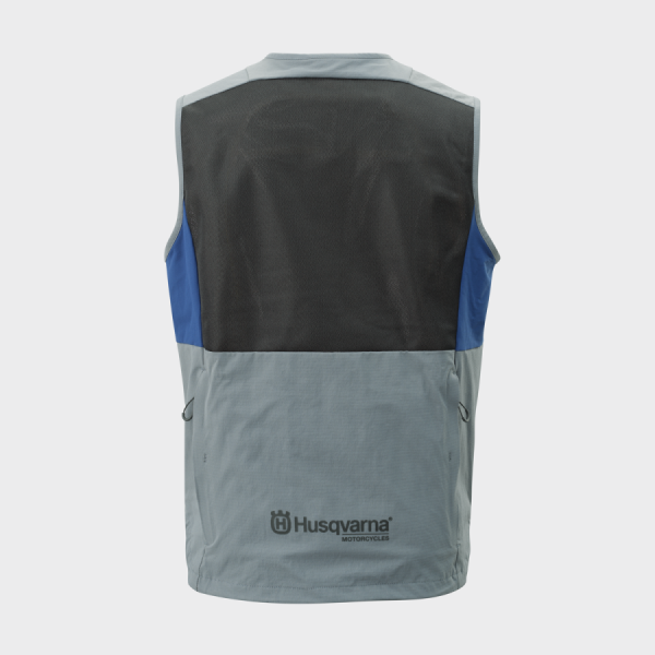 Media-PIM-1003043274-PHO-HS-PERS-RS-118503-3HS23001000X-GOTLAND-VEST-BACK-SALL-AWSG-V1