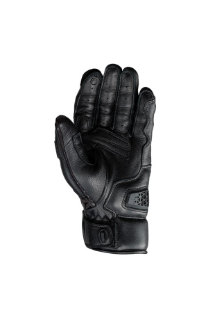 d595c32a-c7f1-485e-8251-36b77c40d18e